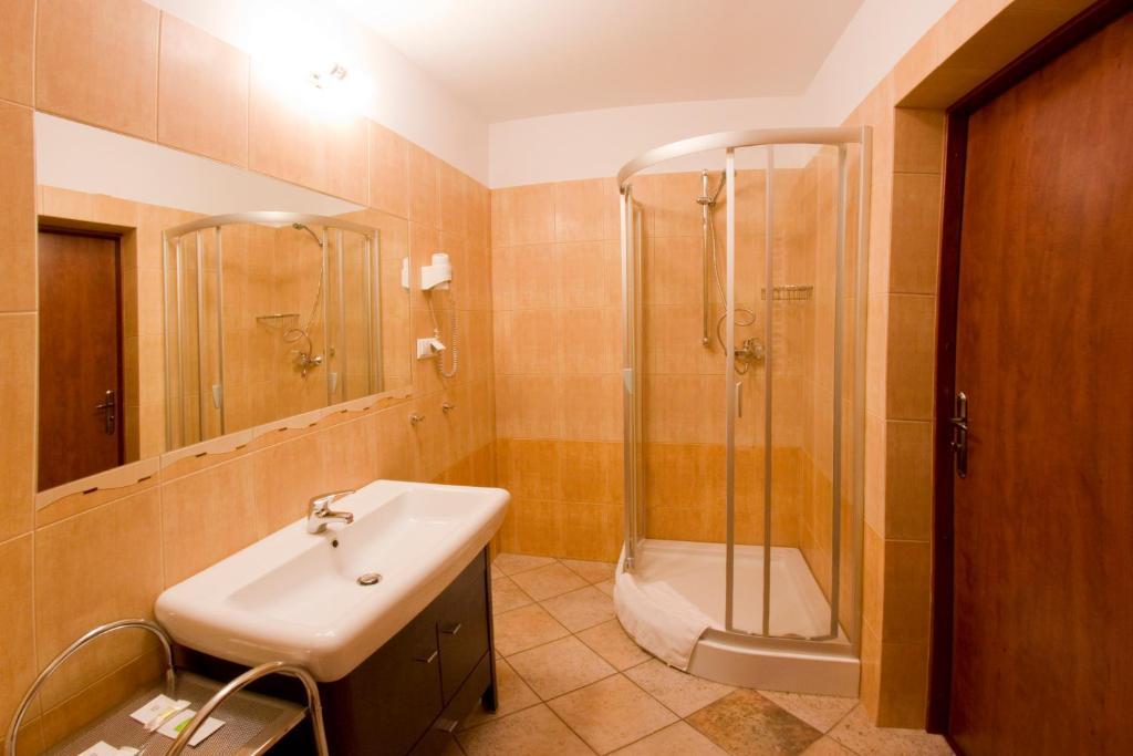 Hotel Stara Szmergielnia Bielsko-Biała Room photo